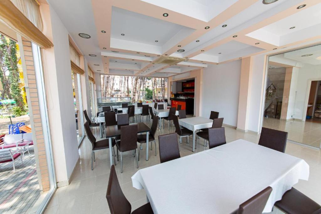 Intea Hotel Golem (Tirana) Exterior foto